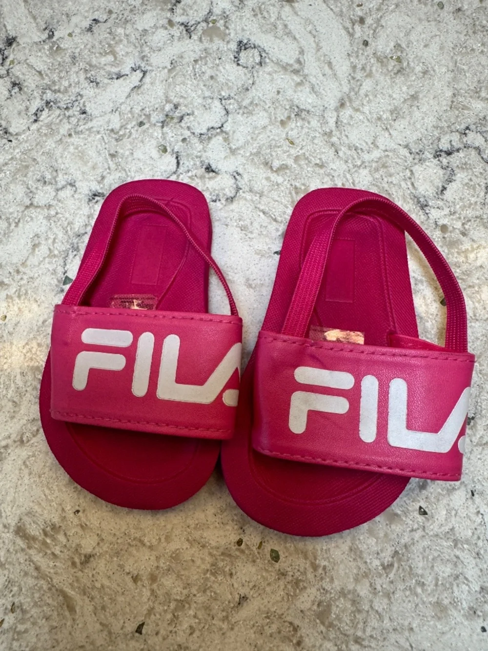 Fila slides kids sleek slide ST sandals with strap and logo on front 9-12 MONTHS